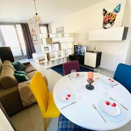Large Studio In Center With Terrace. 1 Min Walk To The Tram. Cosy Luxembourg