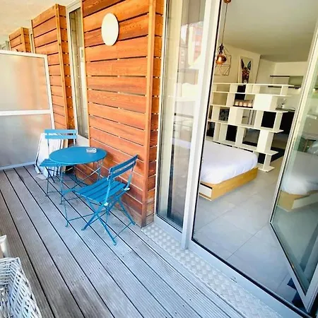 Large Studio In Center With Terrace. 1 Min Walk To The Tram. Cosy Apartamento Luxemburgo